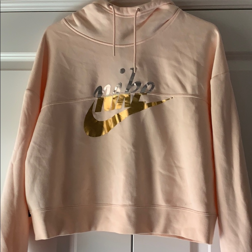 NWT NIKE SWEATSHIRT